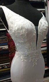 Elegantní svatební šaty ve stylu mořské panny - 3