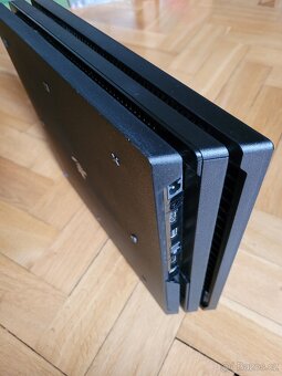 Konzole Playstation 4 Pro - 3