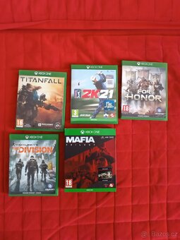 Xbox series X + 2 ovladače, Mafia trilogy + 4 další hry - 3