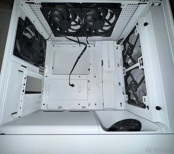 Prodám skříň NZXT H5 Flow s RGB větráky - 3