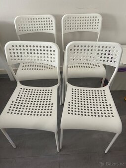 Stůl IKEA + 4 židle - 3