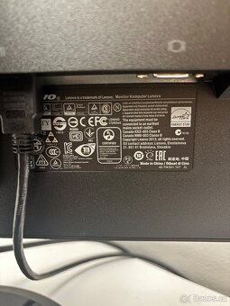 Monitor Lenovo 24" LT2423wc - 3