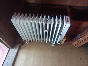 Radiator na kolečkách do 220V (1600W) - 3