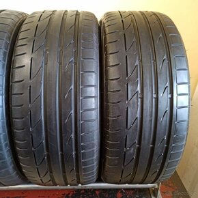 Bridgestone 225/40 R18 92Y 2x5-6mm; 2x4-5mm - 3