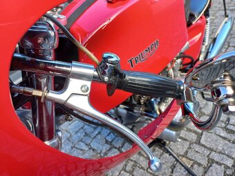 Triumph Bonneville T120R r.v.1969 s Doklady - 3