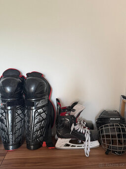 Hokejové brusle Bauer Vapor x500 + chrániče - 3