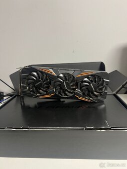 Grafická karta Gigabyte GTX 1070 - 3