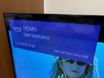UHD LED televize 43" Hisense 43AE7000F - 3
