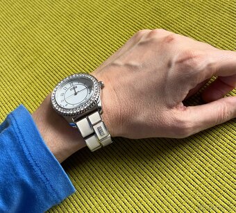 Dám. bílé hodinky Storm, Swarovski kamínky, sleva 4.000 Kč - 3