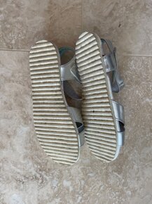 Dívčí sandálky s motivem Elsy H&M vel. 33 - 3