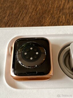 Apple Watch Series 6 – 40 mm Gold Aluminium, Pink Sand Sport - 3