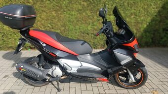 Aprilia SR MAX 125 - 3