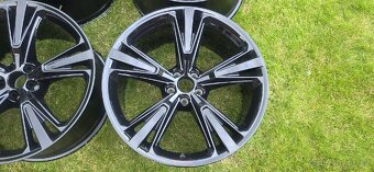 Originální alu kola Audi Sport Q8 R21 - 3