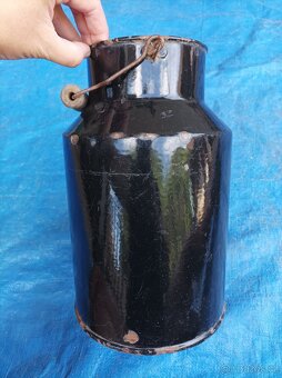 Smaltovaná černá konvička na mléko,5l - 3