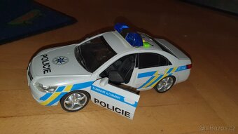 Policejní auto a vrtulník - 3