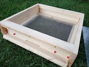 Včelí úly a sestavy - 3