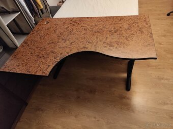 Pracovní kancelářský stůl - 3