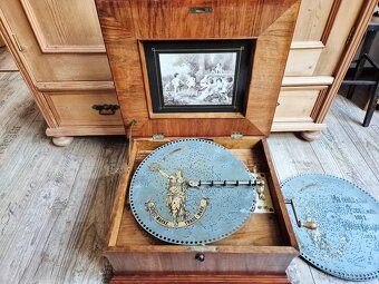 Starožitný hrací stroj Polyphon, 1895 - 3