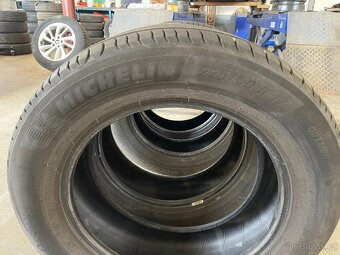 Michelin 225/60 r17 - 3