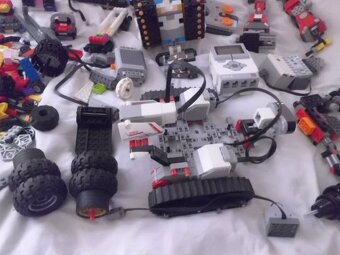 Velké množství LEGO A ROBOTI - MINDSTORMS / EV3 - LEGO BOOST - 3