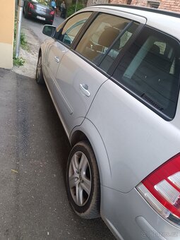 Opel Zafira 2010 - 3