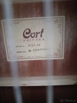Prodám dětskou kytaru CORT s obalem - 3