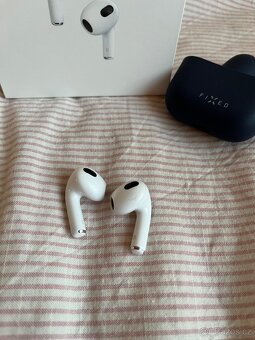 Apple AirPods generace 3 - 3