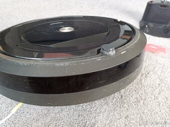Robotický vysavač iRobot Roomba 696 - 3
