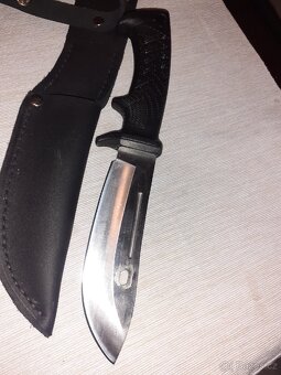 Nuž - 3