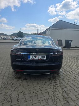 Tesla model s Free Supercharger - 3