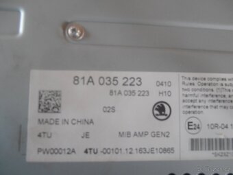 81A 035 223 zesilovač pro sound systém Superb 3 - 3