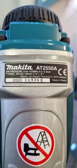 Pneumatická Makita sponkovačka AT2550A - 3