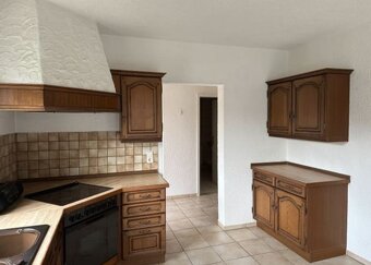 Rustikální kuchyně tmavý dub masiv se spotřebiči,5549 - 3