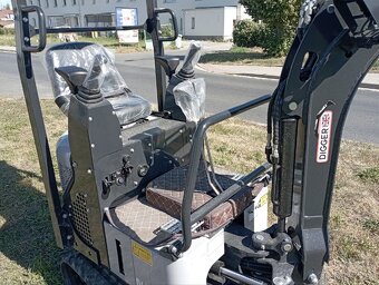 minibagr, joysticky, bagřík, pásový bagr - 3