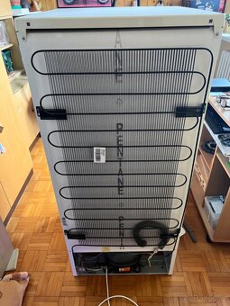 Prodám mrazák Zanussi ZFU19400WA – výborný stav - 3