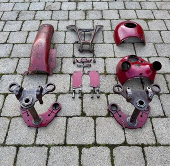 Jawa ČZ 250 350 kyvacka - dily - 3