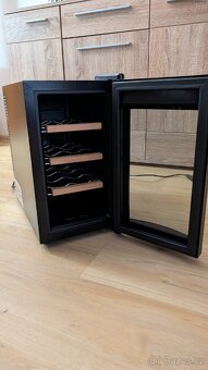 Vinotéka pro 8 lahví (Concept VTE4008) - 3