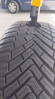 Prodám 2 x celoroční pneu Continental 235/55/18 - 3