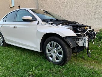 Predám havarovanú Škoda octavia 4 2.0tdi 85 kW 2023. - 3