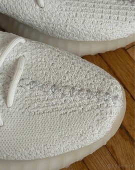 Yeezy Boost 350 v2 “Triple White” z USA - 3