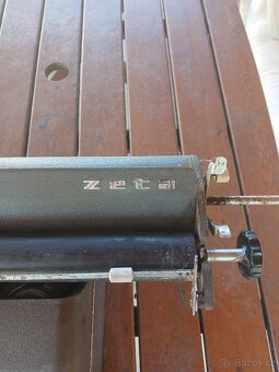 Starý funkčni psaci stroj ZETA - 3
