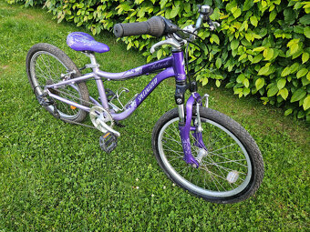 20" dětské dívčí horské hliníkové kolo SPECIALIZED, rám 10 - 3