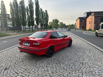 BMW E36 318is - 3