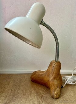 UPCYKL lampa bílá na dřevě polohovací FUNKČNÍ - 3