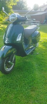 Vespa 300 GTS české SPZ - 3