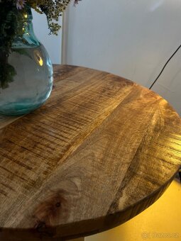 Kulatý stůl z masivu - 3