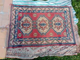 Pěkný starý ručně tkaný zachovalý koberec č.5 - 3