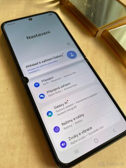 Samsung Galaxy Z Flip 4. 256Gb - 3