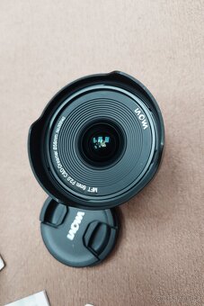 Prodám Laowa 6 mm f/2 Zero-D M4/3 - 3