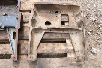 Zetor 6911 7745 litinová vana - 3